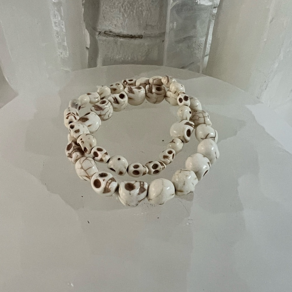 NWOT White turquoise skull bracelets (set of 2)